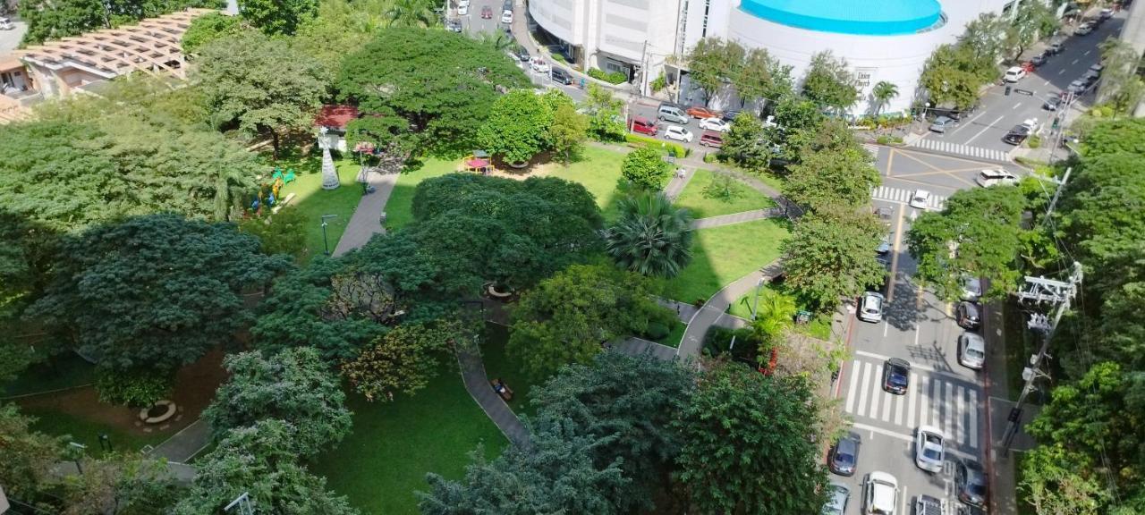Kl Executive Greenbelt Manila Zewnętrze zdjęcie